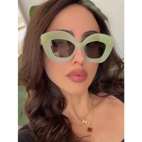 NEW Loewe LW40127I Anagram Thick Sunglasses in Green main image 7